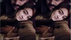 Paki Lover Romance and GF Showing her Boobs