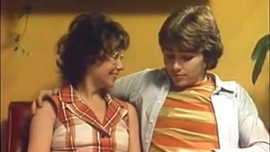 Mom Sucking Young Guy