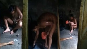 Dehati Bhabhi nude bath MMS clip