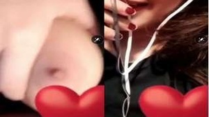 Paki Girl Showing Boobs