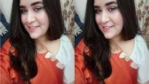 Cute indian Girl Showing Her Boobs Pussy