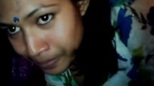 The Bangla Desi girl in the saloon loved the con guy