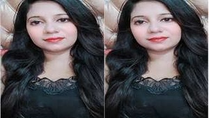 Paki Bhabhi Showing her Big Boobs