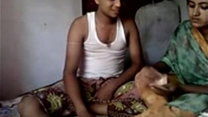 Bangla Deshi Hot couple banging on webcam