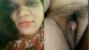 Horny Punjabi Bhabhi Showing her Wet Pussy