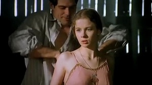 Anna entrusts the gold to the deserters