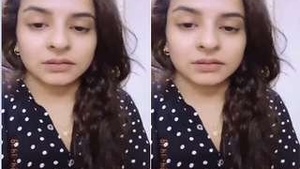 Sexy Girl Showing Her Boobs Pussy