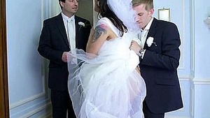 Gifts accuse the Hungarian bride to be simony diamonds, say no to her husbands best man