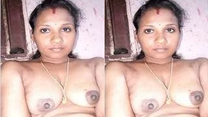 Horny Desi bhabhi Showing Her Big Boobs Pussy