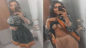 Paki Girl her Boobs