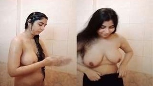 Sexy Paki Girl Record Her bathing Video For Lover
