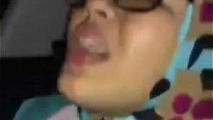 Jilbab mendesa nikmat kena kolmek. Full hd video link
