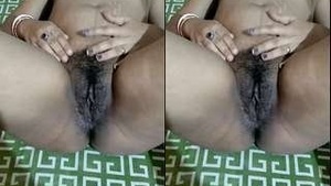Desi Bhabhi Showing Her Nude Body
