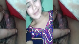 Indian girl Indian pussy show MMS