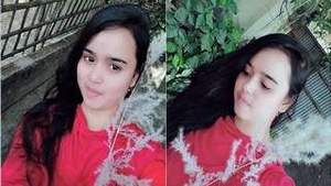 Exclusive Sexy Desi Girl Record Her Pussy licking and Fingering Clip for Lover