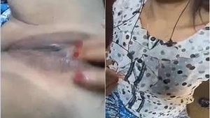 Horny Desi Girl Showing Her Wet Pussy