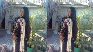 Sexy indian Girl Showing Boobs