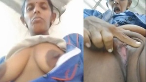 Telugu wife showing boobs pussy