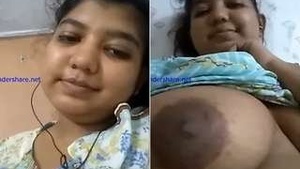 Desi Girl Showing Boobs on Video Call