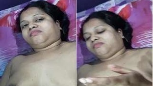 Sexy Desi Bhabhi Blowjob