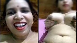 Exclusive Desi Bhabhi Showing Her Big Boobs Pussy