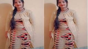 Horny Bhabhi Record Her Nude Selfie