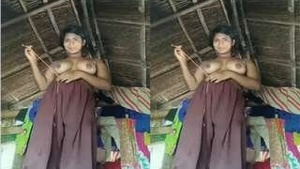 Desi Girl Showing Boobs