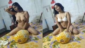 Super Hot Desi indian Girl Sona Shows Boobs and Pussy