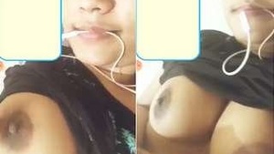 Desi Girl Showing Her Boobs on Video call