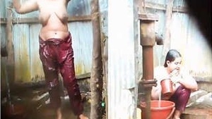 Desi Bhabhi OutDoor Bathing