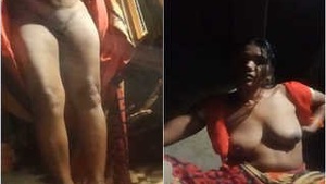 Desi Bhabhi Shows Boobs Pussy