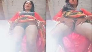 Desi Bhabhi Showing Boobs Pussy