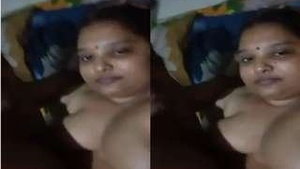 Desi Bhabhi Pussy Shaving and Fucked