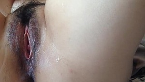 Pulchritude combined with a hairy cunt