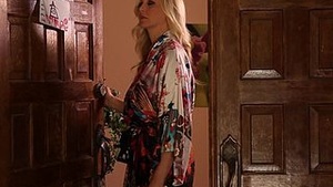 Pheticic Hocile cock rides hardcore while grunting