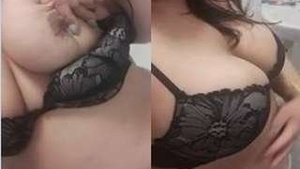 Horny Paki Bhabhi Showing Boobs and Pussy