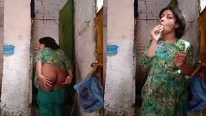 Desi Girl Masturbating