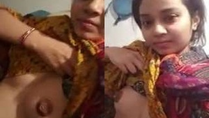 Sexy Girl Showing Boobs Pussy