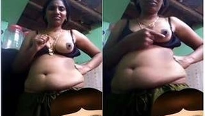 Super Hot Look Telugu Bhabhi Showing Boobs on Video Call