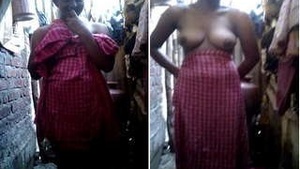 Exclusive Cute look Bangla Girl Showing Boobs