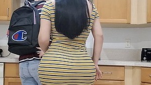 Steepness of pain from the rays with reference to the issue of releasing the neck is fucked with reference to the issue of the kitchen