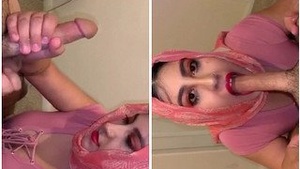 Sexy Girl gives Blowjob