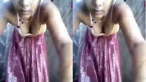 Desi Village Bhabhi Bathing