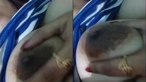 Desi Bhabhi Showing Her Boobs