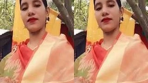 Cute Girl Showing Boobs and Pussy video Call