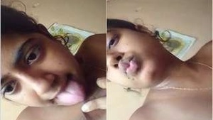 Cute Girl Showing Her Nude Body