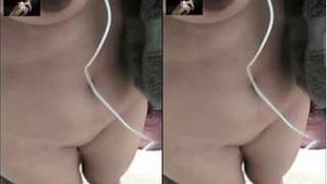 Sexy Paki Girl Showing Her Boobs and Pussy On Video Call