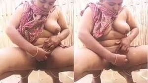 Horny Village Bhabhi Fingerring