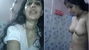 Sexy blonde Girl Record her Bathing Video For Lover