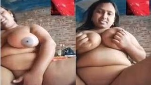 Sexy Bhabhi Shows Boobs Pussy